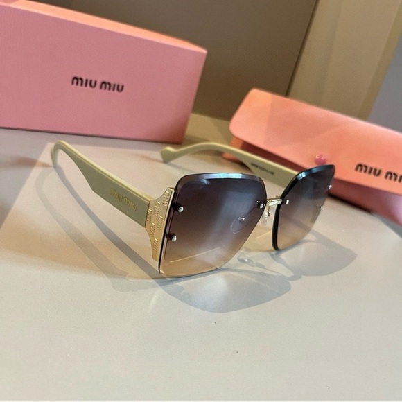 Miu Miu Teal-Green Frame Sunglasses with Light Brown Lenses main image 8